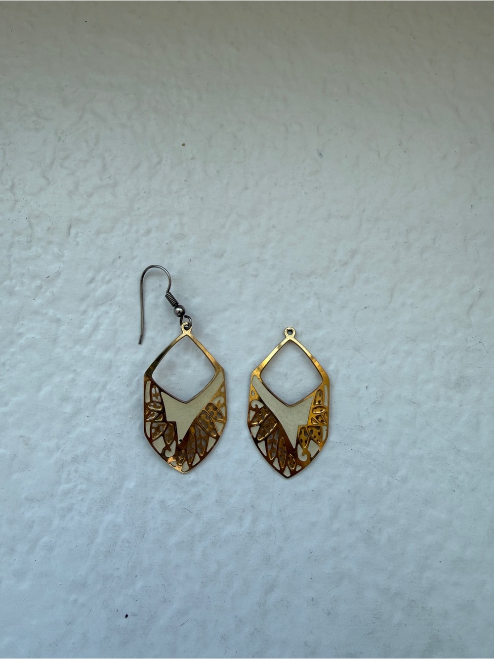 Vintage gold-tone cutout drop earrings
